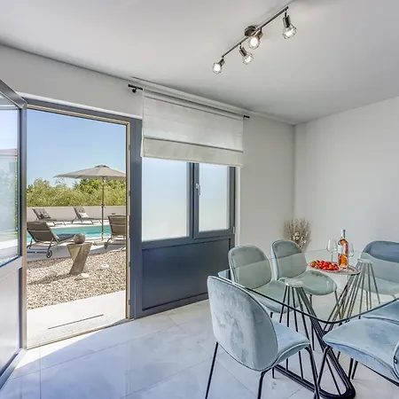 Luana With Private Pool Appartamento