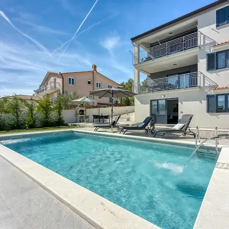 Luana With Private Pool