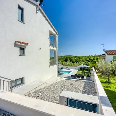 Luana With Private Pool *