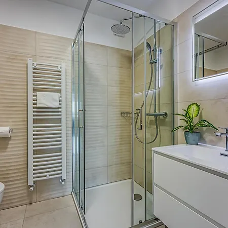 Luana With Private Pool بوريتش